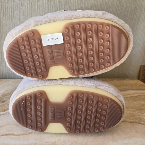 Moon Boot Faux Fur Beaded Snow Boots MSRP $595 - Picture 16 of 17